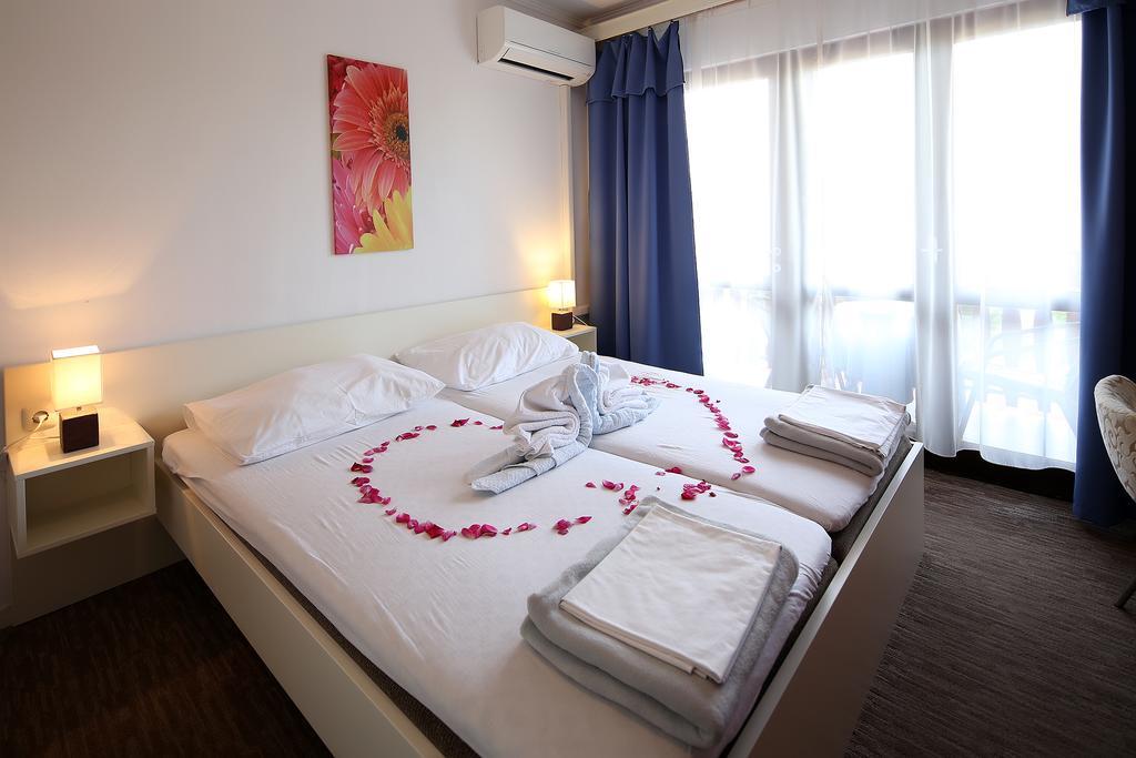 Guest House Zeba & Riviera Šilo Dış mekan fotoğraf