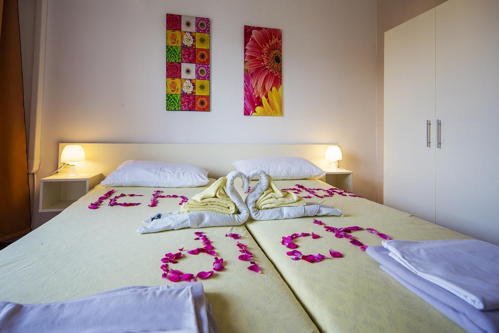 Guest House Zeba & Riviera Šilo Dış mekan fotoğraf