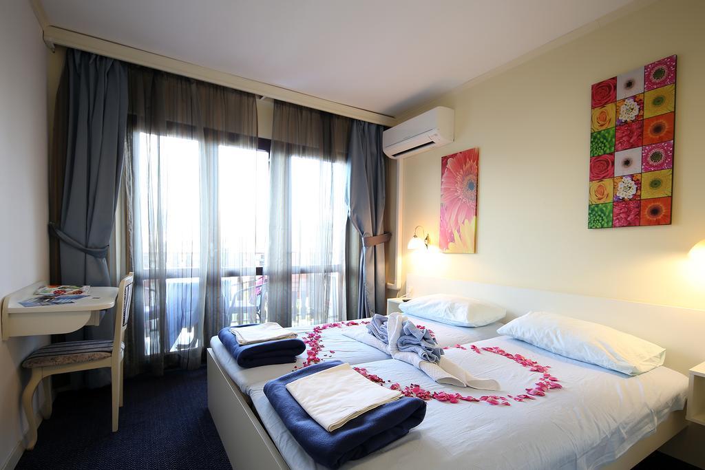 Guest House Zeba & Riviera Šilo Dış mekan fotoğraf