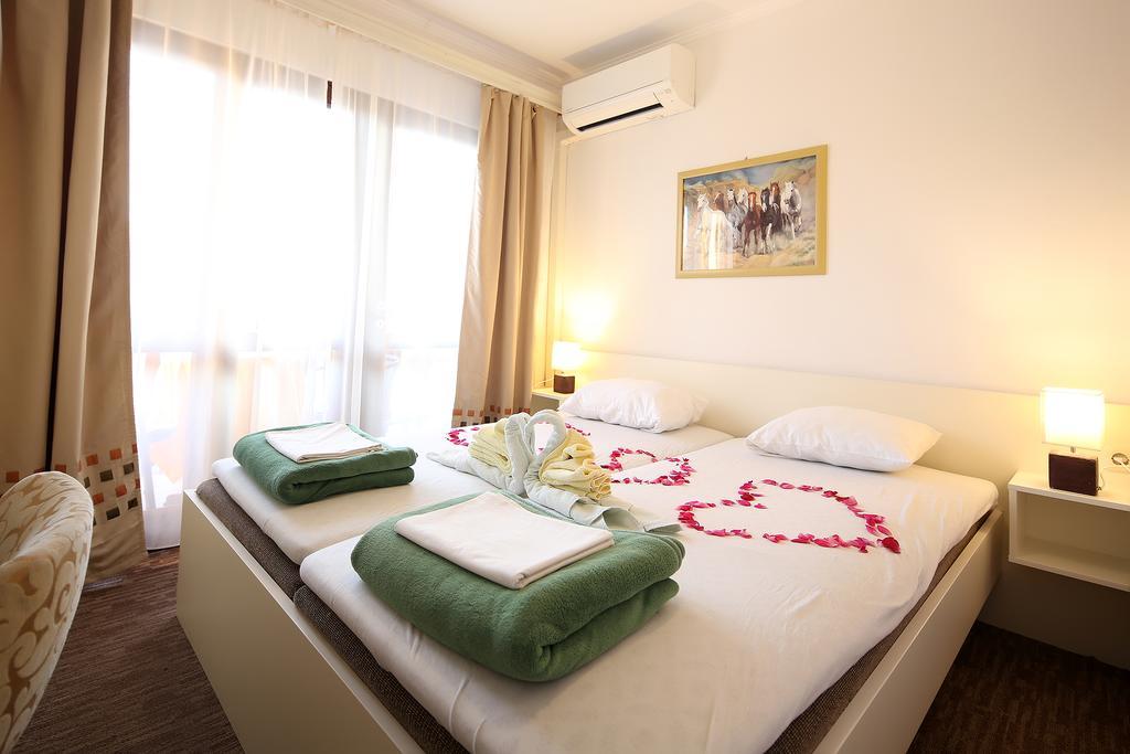 Guest House Zeba & Riviera Šilo Dış mekan fotoğraf