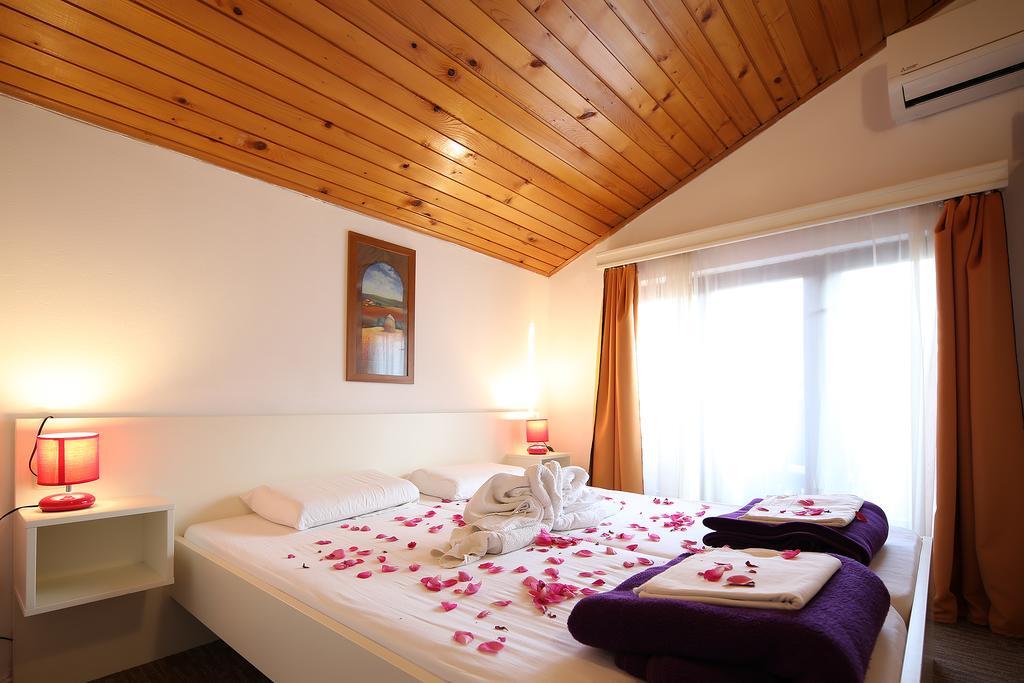 Guest House Zeba & Riviera Šilo Dış mekan fotoğraf