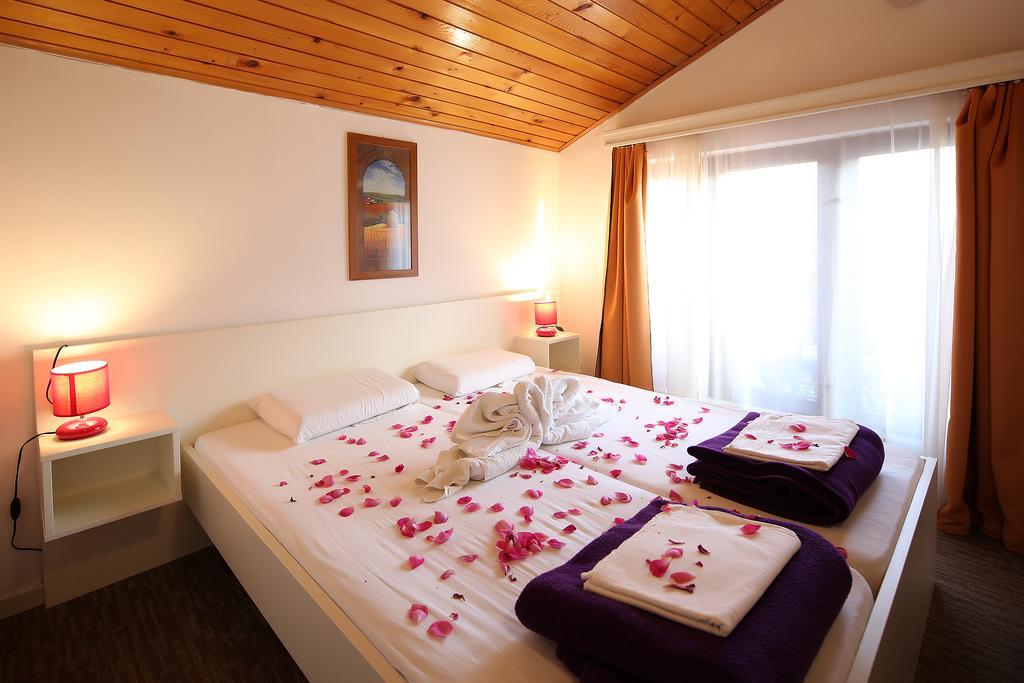Guest House Zeba & Riviera Šilo Dış mekan fotoğraf