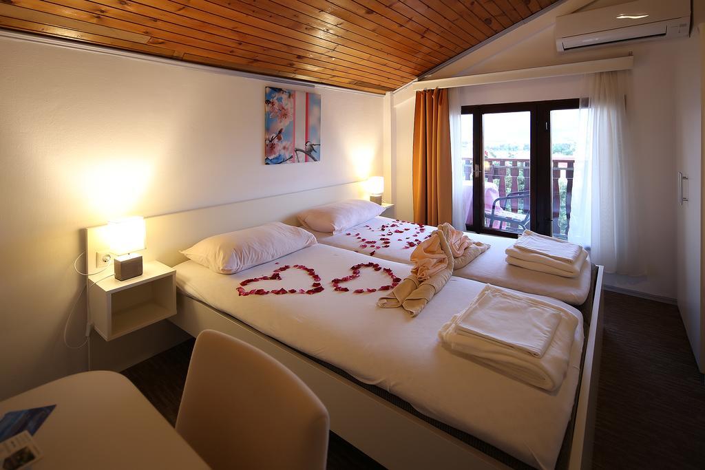 Guest House Zeba & Riviera Šilo Dış mekan fotoğraf