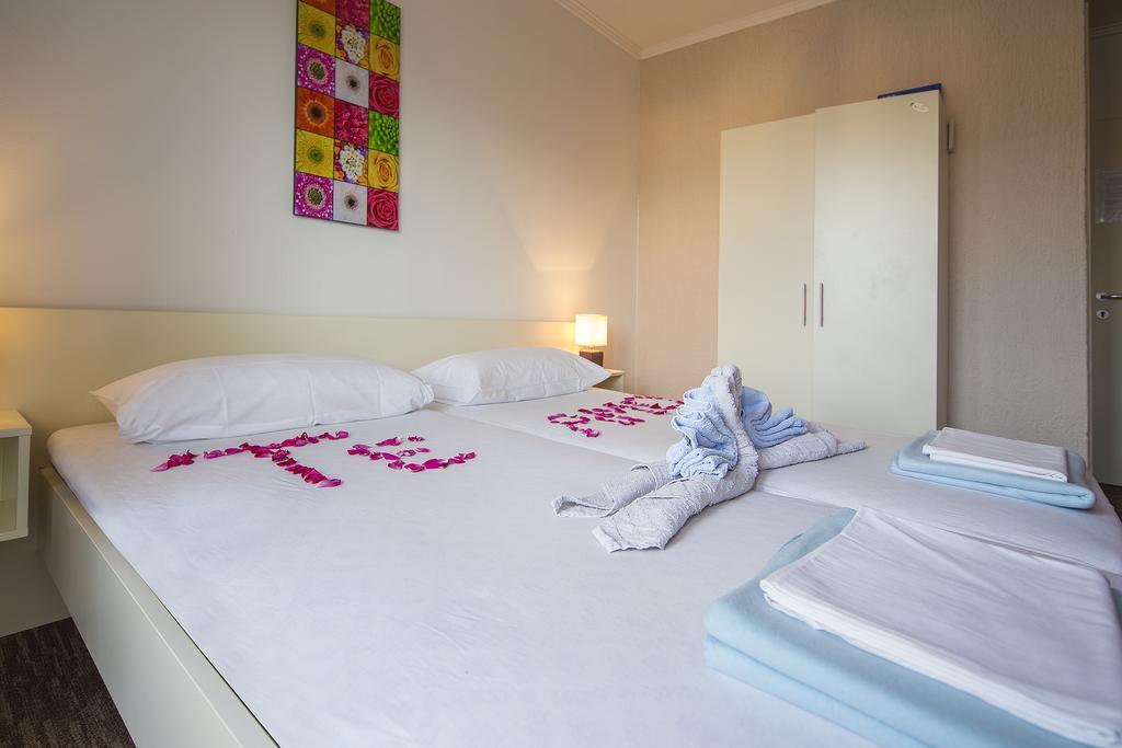 Guest House Zeba & Riviera Šilo Dış mekan fotoğraf