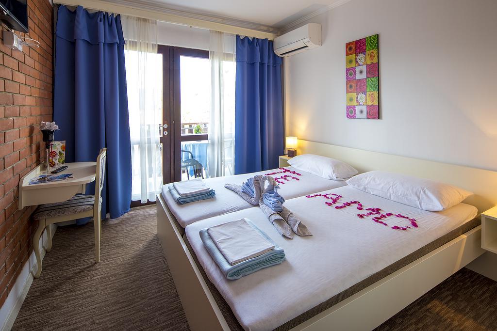 Guest House Zeba & Riviera Šilo Dış mekan fotoğraf