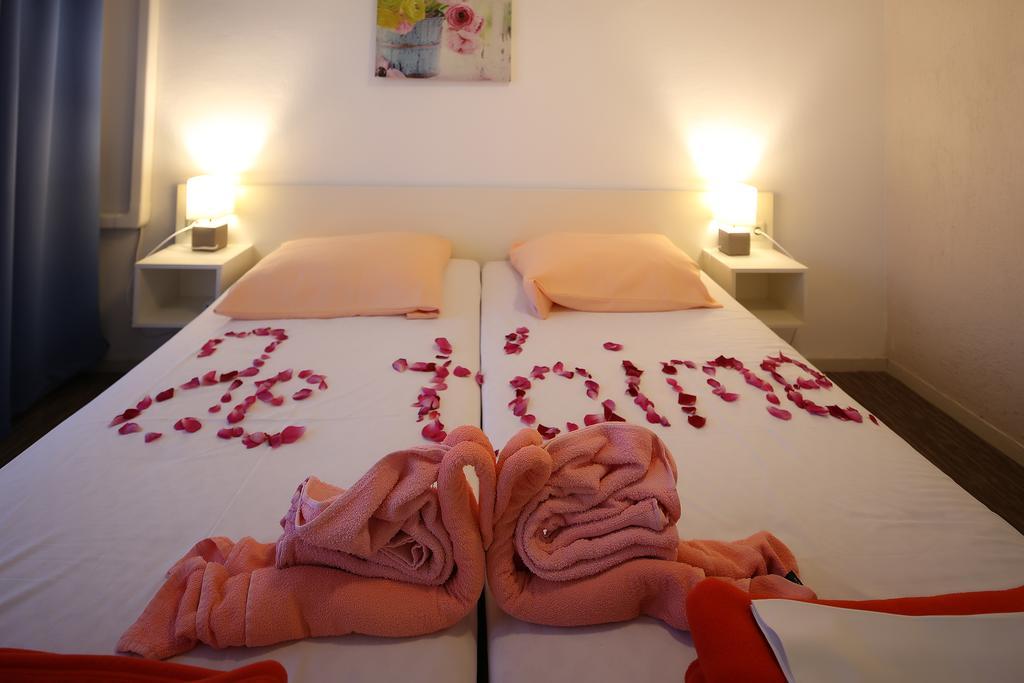 Guest House Zeba & Riviera Šilo Dış mekan fotoğraf