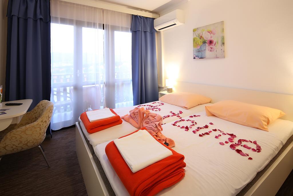 Guest House Zeba & Riviera Šilo Dış mekan fotoğraf