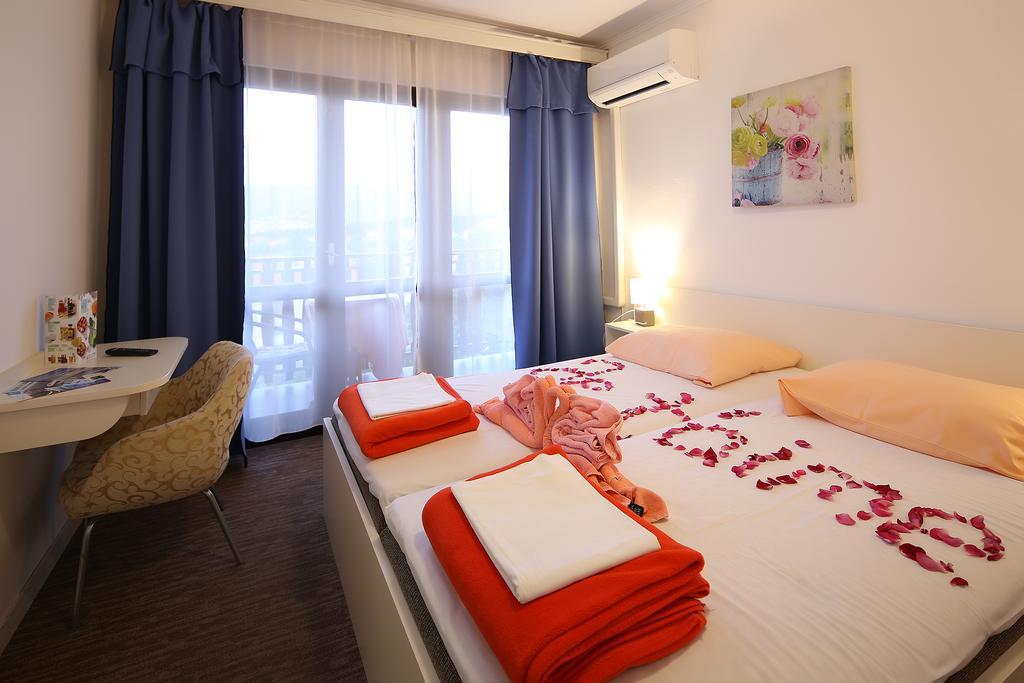 Guest House Zeba & Riviera Šilo Dış mekan fotoğraf