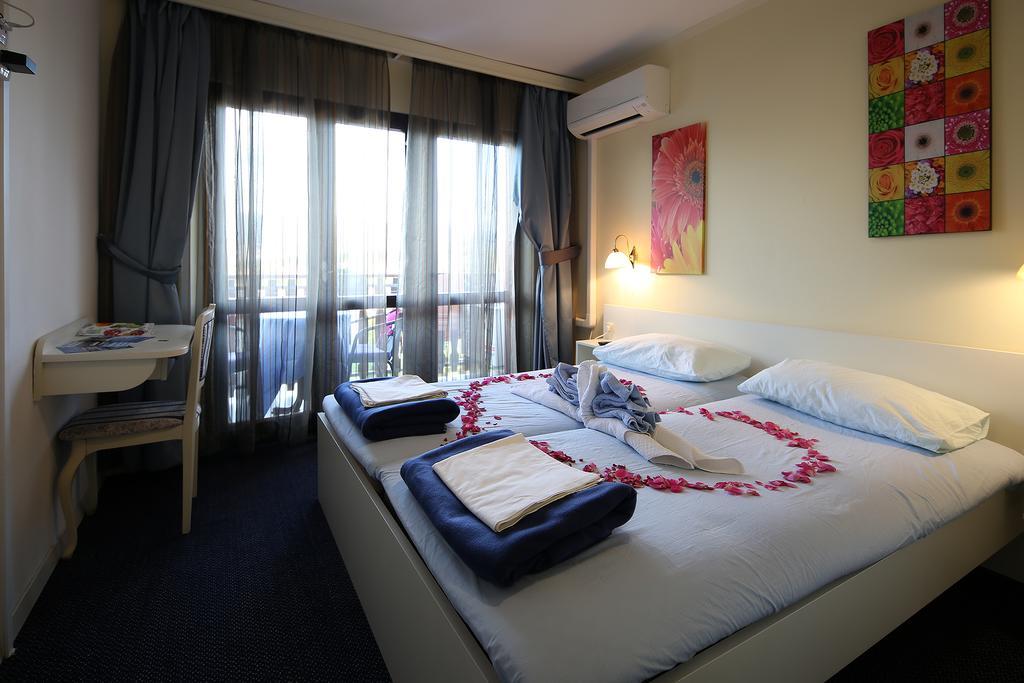 Guest House Zeba & Riviera Šilo Dış mekan fotoğraf