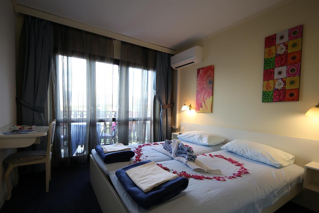 Guest House Zeba & Riviera Šilo Dış mekan fotoğraf