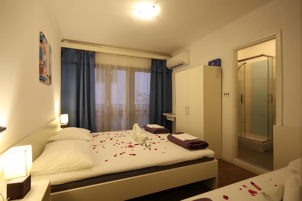 Guest House Zeba & Riviera Šilo Dış mekan fotoğraf