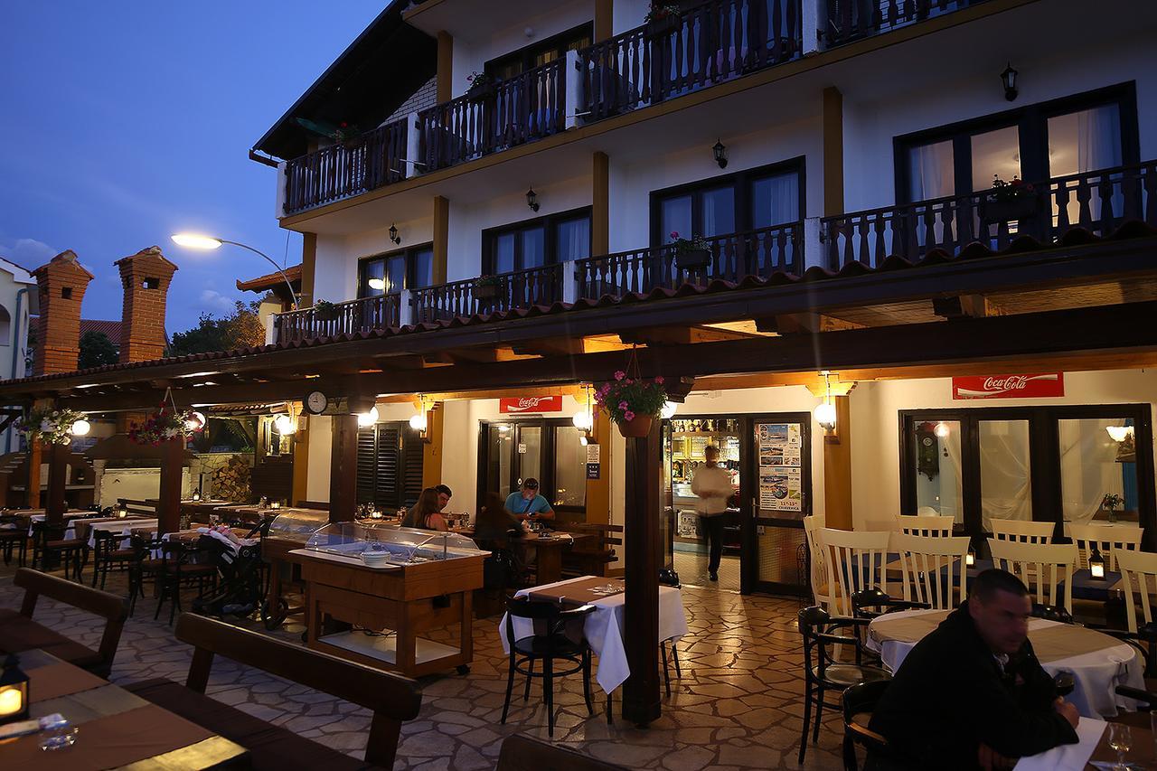 Guest House Zeba & Riviera Šilo Dış mekan fotoğraf